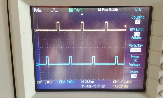 Antiphase PWM signals displayed on oscilloscope.